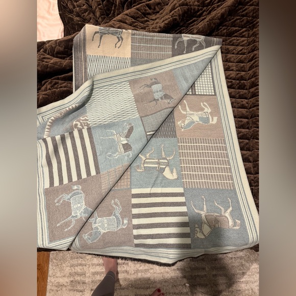 Pashmina Classic Equestrian Wrap Scarf Shawl - Picture 5 of 8